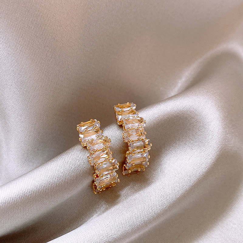 Elegant Gold Earrings with Zirconia Sparkle
