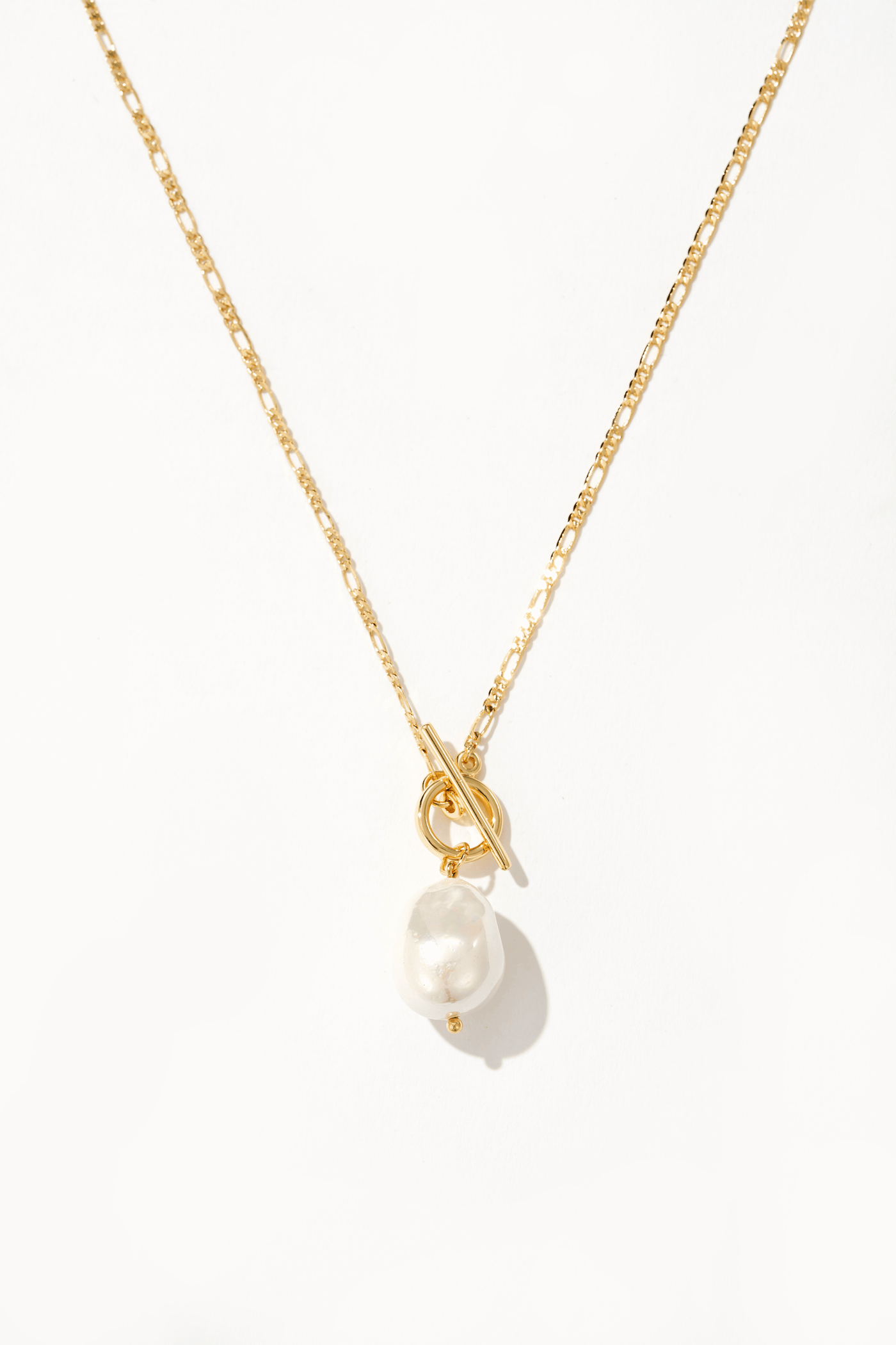 Elegant Golden Pearl Necklace