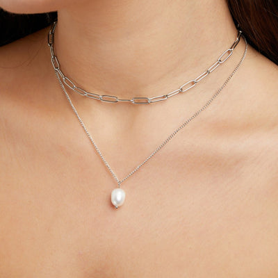 Elegant Pearl Drop Necklace